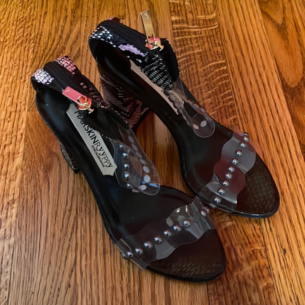 Marskinryyppy heels size 7 / 37